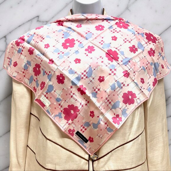 New Burberry Miniscarf/handkerchief 19. 5"cotton/silkpink blue floral check (32) - Picture 12 of 12